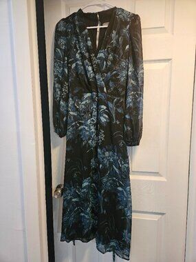 Donna Ricco Blue With accents long sleeve Dress NWT